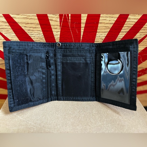 Harry Potter Gryffindor Tri-Fold Wallet - Picture 3 of 4